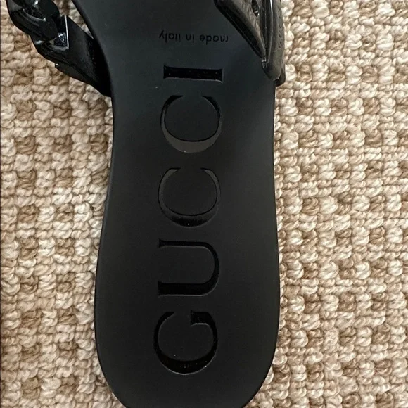 Gucci Black Rubber Chain Slide Sandals Size 37 | Logo Embossed Jelly Flats | NWT - Picture 3 of 7